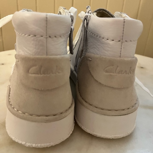 Clarks Craft Cup Hi White Leather Women's Casual High Top Sneakers (61236) - Picture 3 of 5